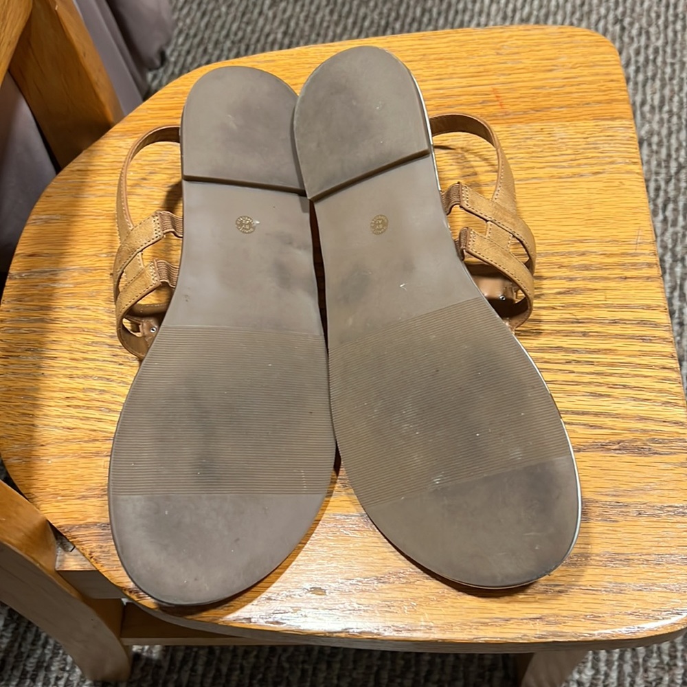 Cognac sandals with gold detail size 10 barley worn - Picture 2 of 3